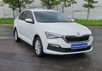 Подержанный автомобиль Skoda Rapid Liftback 2022 года (7 фото)