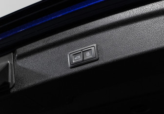 Подержанный автомобиль Audi Q3 2021 года (25 фото)