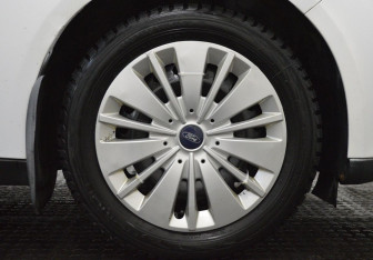 Подержанный автомобиль Ford Focus Wagon 2017 года (9 фото)