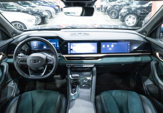 Подержанный автомобиль Geely Monjaro 2023 года (16 фото)
