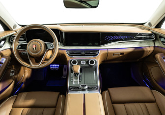 Подержанный автомобиль Hongqi H9 2023 года (13 фото)