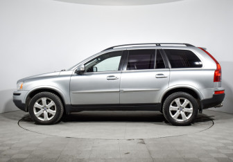 Подержанный автомобиль Volvo XC90 2009 года (8 фото)