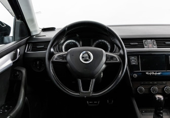 Подержанный автомобиль Skoda Octavia Liftback 2017 года (12 фото)