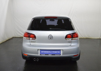 Подержанный автомобиль Volkswagen Golf Hatchback 2011 года (6 фото)