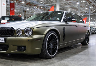 Подержанный автомобиль Jaguar XJ 2008 года (5 фото)