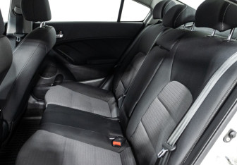 Подержанный автомобиль Kia Cerato Sedan 2013 года (10 фото)