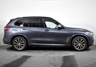 Подержанный автомобиль BMW X5 2020 года (29 фото)