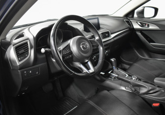 Подержанный автомобиль Mazda 3 Sedan 2017 года (9 фото)