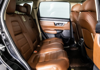 Подержанный автомобиль Honda CR-V 2019 года (14 фото)