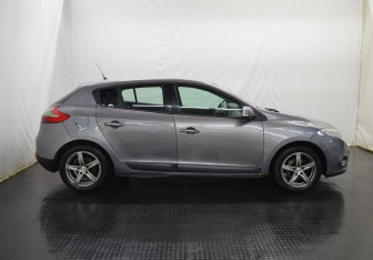 Подержанный автомобиль Renault Megane Hatchback 2009 года (4 фото)