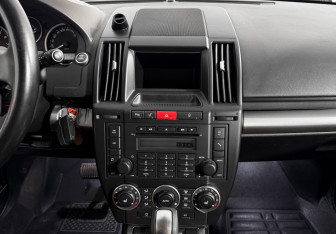 Подержанный автомобиль Land Rover Freelander 2012 года (17 фото)
