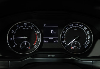 Подержанный автомобиль Skoda Superb Liftback 2020 года (12 фото)
