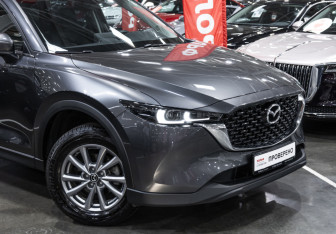 Подержанный автомобиль Mazda CX-5 2025 года (8 фото)