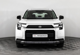 Подержанный автомобиль Toyota RAV4 2026 года (3 фото)