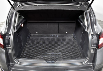 Подержанный автомобиль Renault Kaptur 2018 года (16 фото)