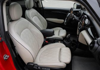 Подержанный автомобиль MINI Hatch 2019 года (31 фото)