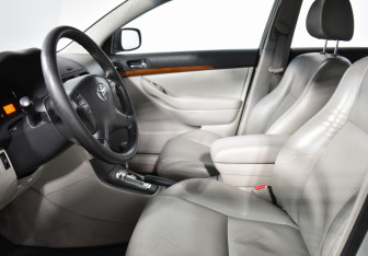 Подержанный автомобиль Toyota Avensis Sedan 2007 года (10 фото)
