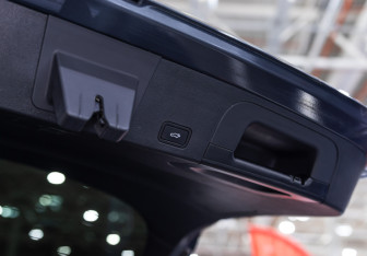 Подержанный автомобиль Geely Tugella 2023 года (36 фото)