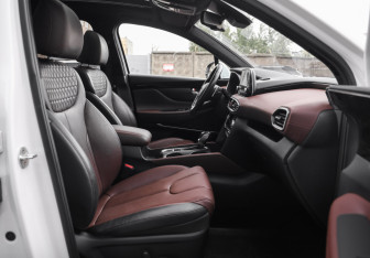 Подержанный автомобиль Hyundai Santa Fe 2019 года (30 фото)