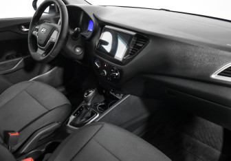 Подержанный автомобиль Hyundai Solaris Sedan 2020 года (12 фото)