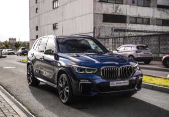 Подержанный автомобиль BMW X5 2019 года (5 фото)