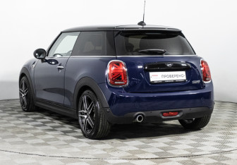 Подержанный автомобиль MINI Hatch 2018 года (7 фото)