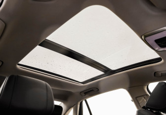 Подержанный автомобиль Hongqi H5 2024 года (34 фото)