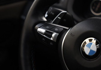 Подержанный автомобиль BMW X3 2012 года (14 фото)