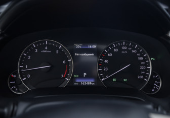 Подержанный автомобиль Lexus RX 2018 года (17 фото)