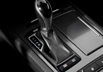 Подержанный автомобиль Hyundai Genesis 2014 года (10 фото)