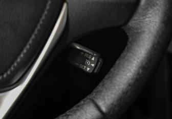 Подержанный автомобиль Toyota RAV4 2016 года (12 фото)