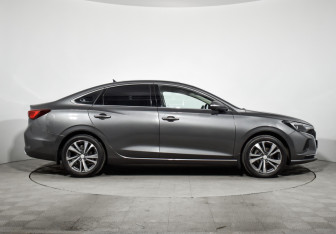 Подержанный автомобиль Changan Eado Plus 2023 года (4 фото)
