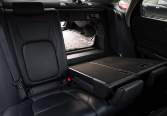 Подержанный автомобиль Jaguar XF Sedan 2016 года (32 фото)