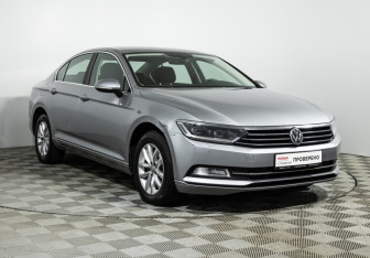 Подержанный автомобиль Volkswagen Passat Sedan 2017 года (3 фото)
