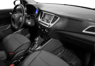 Подержанный автомобиль Hyundai Solaris Sedan 2021 года (12 фото)