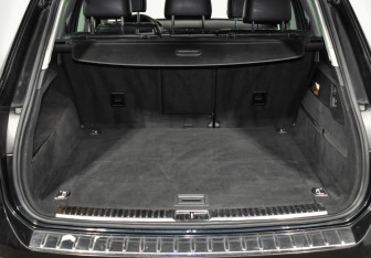 Подержанный автомобиль Volkswagen Touareg 2013 года (21 фото)