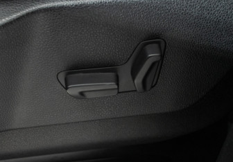 Подержанный автомобиль Peugeot Traveller 2018 года (18 фото)