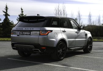 Подержанный автомобиль Land Rover Range Rover Sport 2022 года (10 фото)