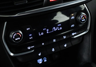 Подержанный автомобиль Hyundai Santa Fe 2018 года (16 фото)