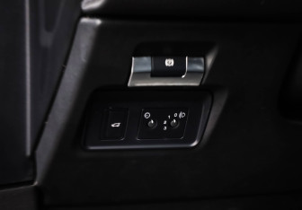 Подержанный автомобиль Land Rover Range Rover Evoque 2020 года (25 фото)