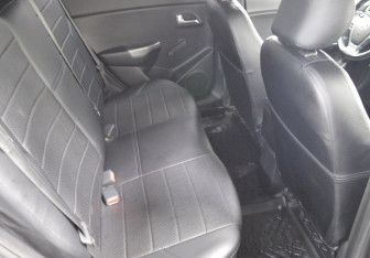 Подержанный автомобиль Kia Rio Hatchback 2016 года (13 фото)