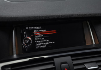 Подержанный автомобиль BMW X3 2015 года (18 фото)