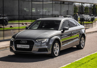 Подержанный автомобиль Audi A3 Sedan 2019 года (3 фото)