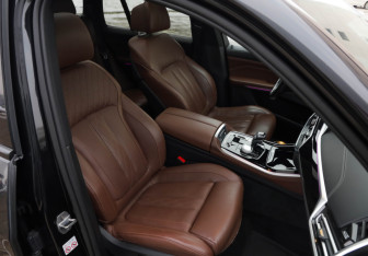 Подержанный автомобиль BMW X5 2019 года (30 фото)