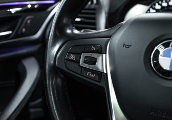 Подержанный автомобиль BMW X3 2018 года (28 фото)