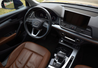 Подержанный автомобиль Audi Q5 2021 года (11 фото)