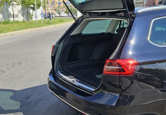 Подержанный автомобиль Volkswagen Passat Wagon 2019 года (7 фото)