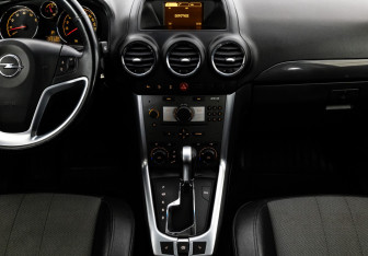 Подержанный автомобиль Opel Antara 2014 года (14 фото)