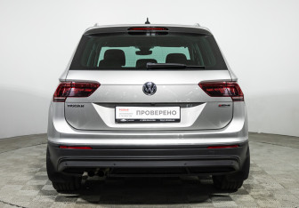 Подержанный автомобиль Volkswagen Tiguan 2020 года (6 фото)