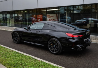 Подержанный автомобиль BMW M8 Coupe 2023 года (9 фото)